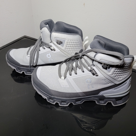 On Running Cloudrock 2 Waterproof Hiking Boots Grey Womens 6.5 EUC - Picture 3 of 10